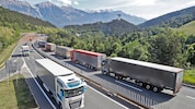Millionen von Lkw donnern Jahr für Jahr über den Brenner.
