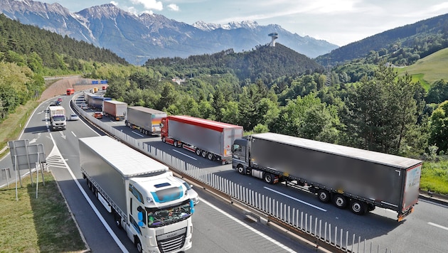 Millionen von Lkw donnern Jahr für Jahr über den Brenner.