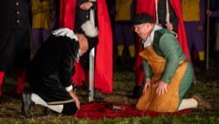 Bauern mussten unter einer Linde um ihr Leben würfeln – es gab Gewinner und Verlierer.