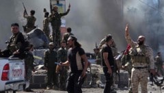 Syrische Regierungstruppen sind nach tödlichen Auseinandersetzungen in den Süden des Landes ...