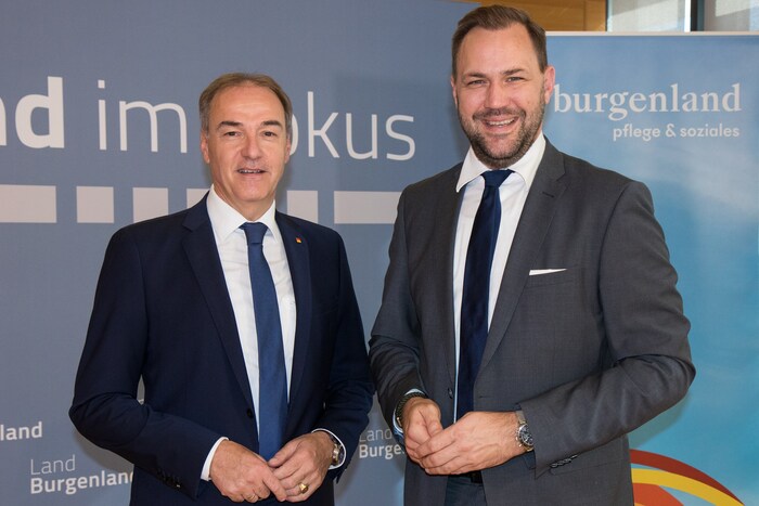 Soziallandesrat Leonhard Schneemann und Johannes Zsifkovits, Chef der Sozialen Dienste ...