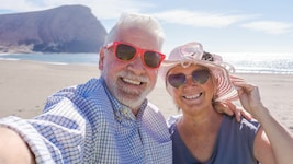 Glücksmomente zu zweit wirken sich laut einer aktuellen Studie positiv auf die Gesundheit aus ...