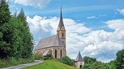 Die Kirche St. Leonhard bei Tamsweg ist jeden Sommer Bühne für Klassikkonzerte oberster Güte.