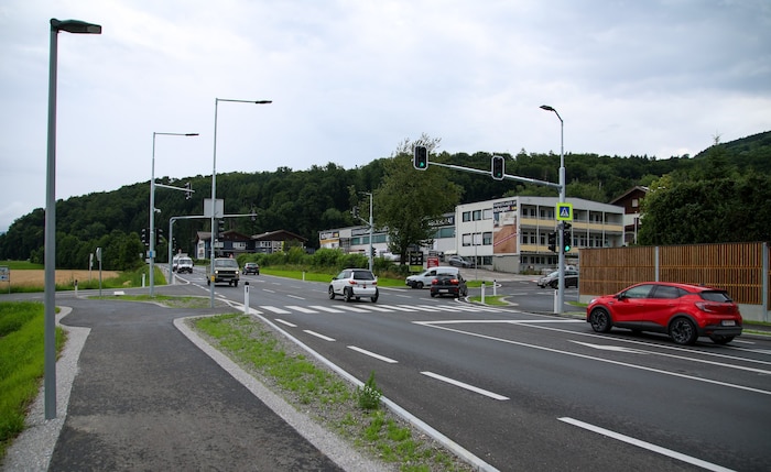 In Bergheim ermöglicht die neue Ampel ein sicheres Queren der Fahrbahn. Doch den ohnehin ...