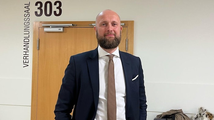 Anwalt Florian Kreiner verteidigt den Angeklagten.