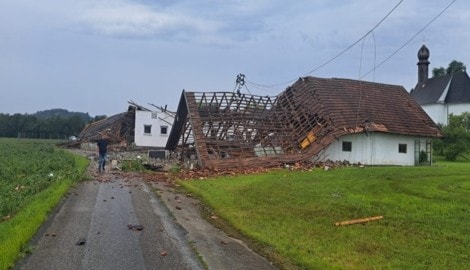 Mindestens 25 Häuser wurden beschädigt.