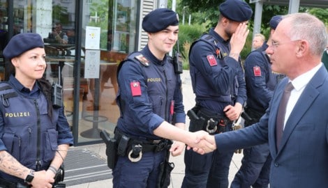 Innenminister Gerhard Karner bei der Schwerpunktaktion in Favoriten