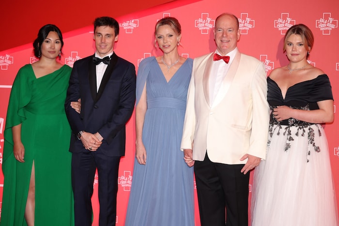 Camille Gottlieb mit Fürstin Charlene und Fürst Albert sowie ihrem Bruder Louis Ducruet und ...