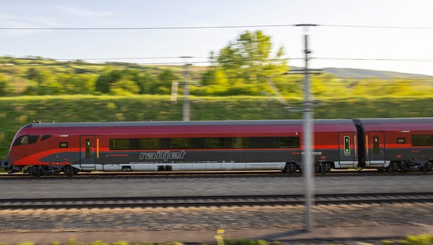 Bei den Fernverkehrszügen wird es Einschränkungen geben – dafür wird der Nah- und Pendlerverkehr ...