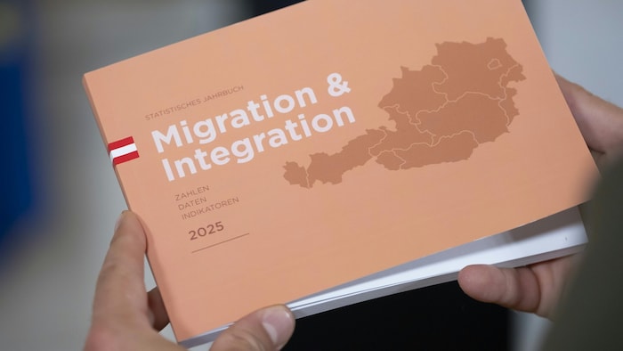Nur knapp jede zweite Integrationsprüfung in den Sprachniveaus A2 und B1 wird hierzulande ...