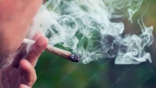 stock adobe Die Gefahren des Rauschgiftkonsums werden verharmlost. Die Folgen sind fürchterlich.