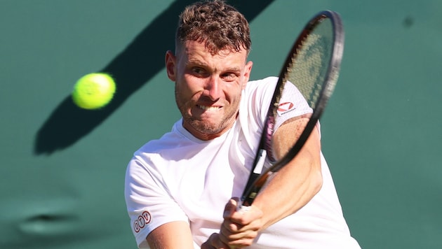 Filip Misolic jubelt in Båstad.