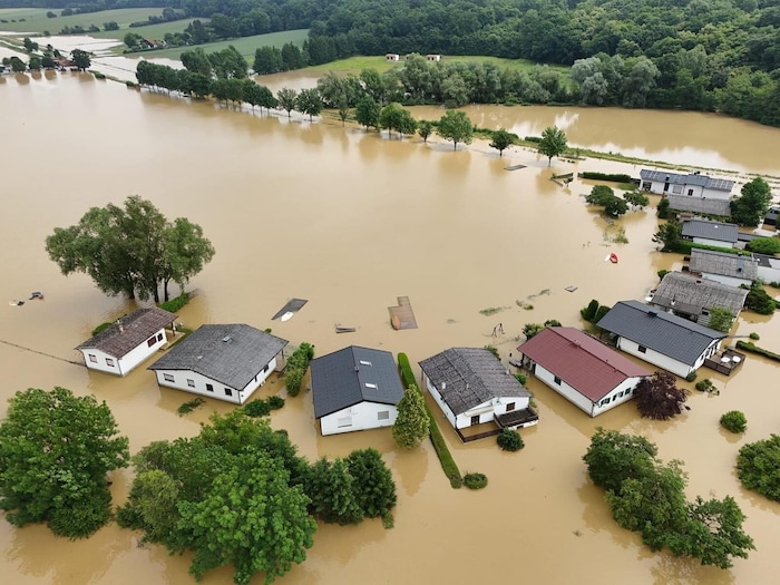 Beim Hochwasser im Juni 2024 trat der Badesee Burg über mit einem Höchststand von 6,8 Meter über ...