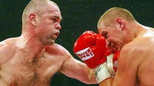 Ex-Box-Weltmeister Sven Ottke (li.) verunglückte schwer.