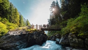Die Wanderung führt entlang der Umbalfälle durch die Gemeinde Prägraten.