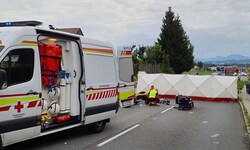 Nach der Erstversorgung vor Ort wurde der Fußgänger vom Rettungshubschrauber C6 in das ...