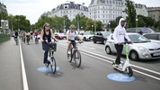 Stadträtin Ulli Sima (links) und Christoph Engelmaier von der „Krone“ radelten in 40 Minuten am ...