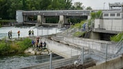 Einsatzort Kleinwasserkraftwerk Traunwehr bei der Abzweigung zum Jauckerbach in Traun