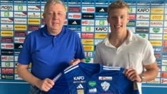 Dominic Vincze mit Hartberg-Chef Erich Korherr.