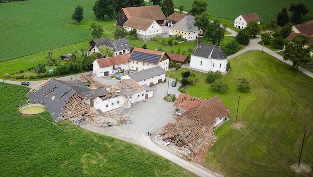 Aus der Luft bekommt man eine Vorstellung von der Zerstörungskraft des Wirbelsturms