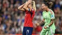 Ada Hegerberg (li.) konnte es nicht fassen.