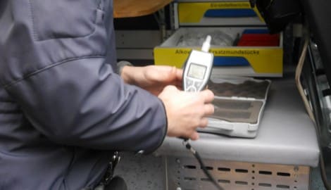 Der Alkovortest ergab beim Lenker unglaubliche 3,42 Promille. Den anschließenden Alkotest ...