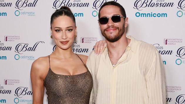 Pete Davidson und seine Freundin Elsie Hewitt freuen sich auf Nachwuchs.