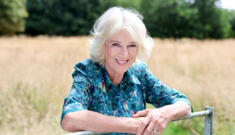 Königin Camilla zeigt sich mit einem strahlenden Lächeln auf ihrem neuen Geburtstagsfoto. Das ...