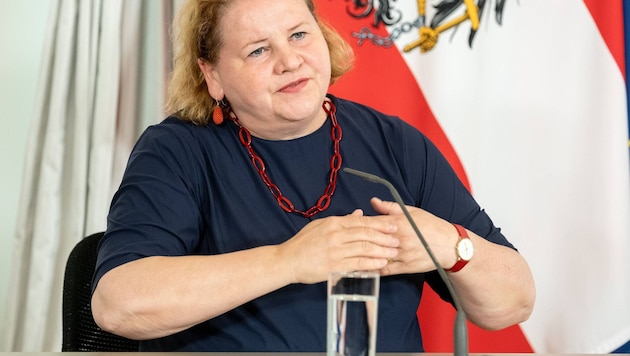 Sozialministerin Korinna Schumann:
