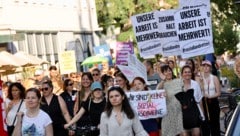 Die Initiative #soziallandretten rief am 1. Juli zu einer Demonstration in Graz auf. Tausende ...