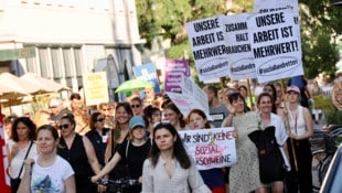Die Initiative #soziallandretten rief am 1. Juli zu einer Demonstration in Graz auf. Tausende ...