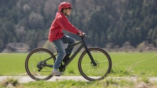 E-Bikes boomen – mit Folgen. Im Vorjahr starben bundesweit 20 Elektroradler, heuer sind schon ...