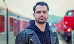 Jimi Blue Ochsenknecht schläft bei seiner Ex Yeliz Koç auf der Couch, damit ihn Tochter Snow in ...
