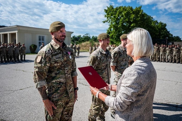 Ehrung in Wiener Neustadt durch Verteidigungsministerin Klaudia Tanner
