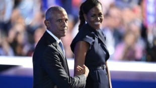 Barack und Michelle Obama äußerten sich jetzt in einem Podcast-Talk zu den Gerüchten, ihre Ehe ...