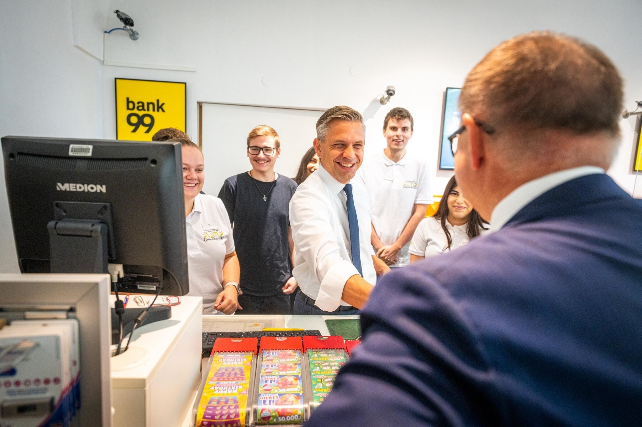 Thema Energiepreise - Wirtschaftsminister bediente am Postamt Landesrat ...