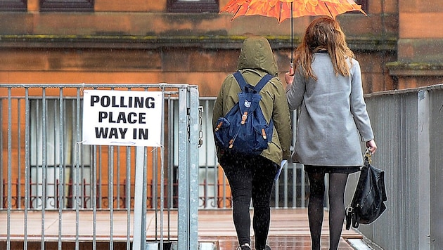 Mit den Plänen würde das Wahlrecht an das von Schottland und Wales angeglichen, wo jüngere ...