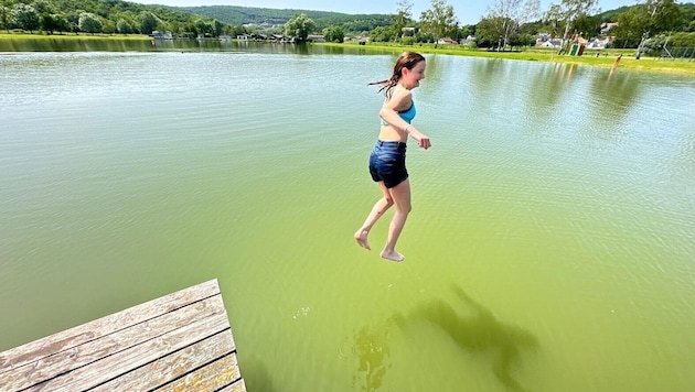 Trotz Algen und Aufregung: Am Badesee Burg wird weiterhin geplantscht. Die Gemeinde setzt jetzt ...