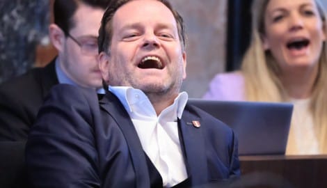 Das Lachen ist ihm wohl vergangen: Der Landtag soll nämlich die Immunität von Markus Abwerzger ...