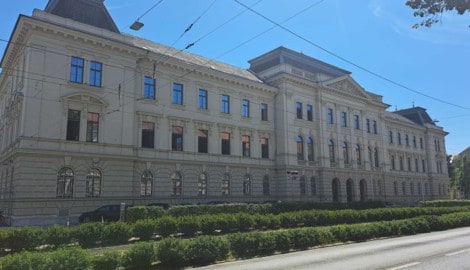 Die Verhandlung nach dem grauenhaften Arbeitsunfall wird im Grazer Straflandesgericht geführt.