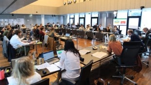 Angespannte Stimmung im Innsbrucker Gemeinderat aufgrund der budgetären Situation. Das Thema der ...