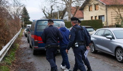 Der Angeklagte bei der Tatortsbegehung