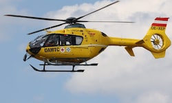 Ein Christophorus-Hubschrauber flog den Schwerverletzten ins Krankenhaus.