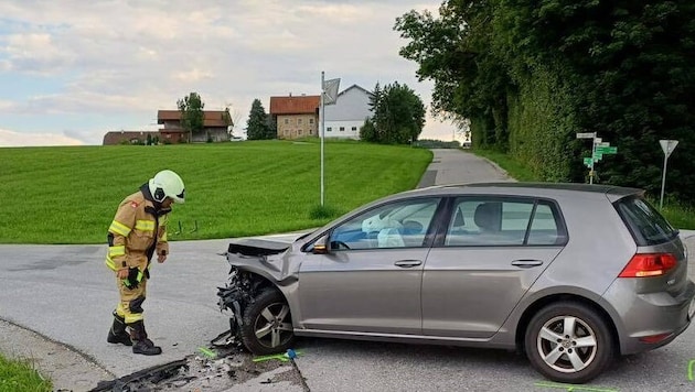 Einer der beschädigten Pkw.