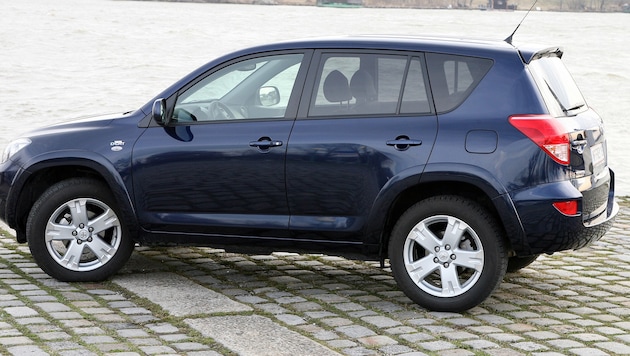 Bei dem gestohlenen Auto handelt es sich um einen Toyota RAV4 (Symbolbild).