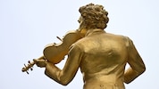 Ein goldenes Händchen hatte der erste Intendant der Seefestspiele Mörbisch. Er setzte auf ...