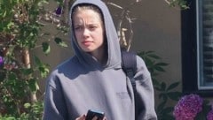 Shiloh Jolie hat ihre Sachen gepackt und ist bei Mama Angelina Jolie ausgezogen.