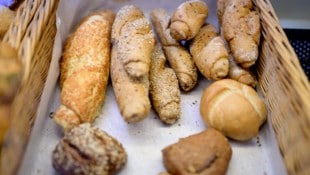 Wie die sprichwörtlichen warmen Semmeln streiften zwei Bäckerei-Mitarbeiter im Mürztal Bargeld ...
