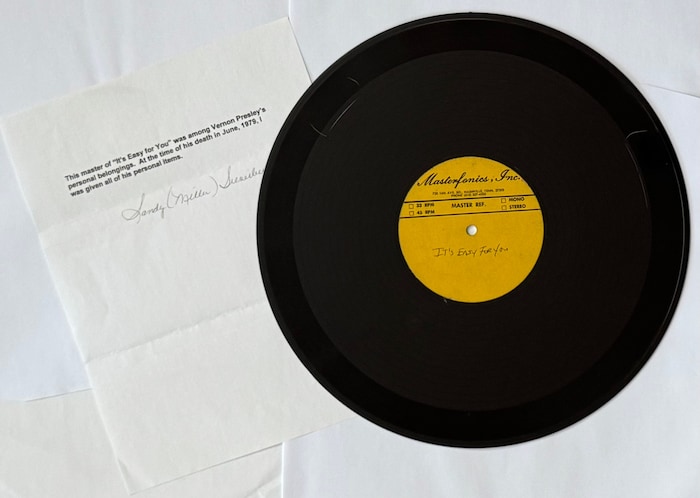 Ein sogenanntes „Acetat“ mit dem Elvis-Song „It´s Easy For You“ aus dem Nachlass von Elvis Vater ...