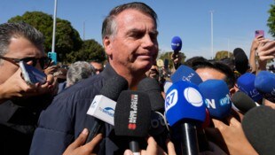 Bolsonaro am Freitag in Brasilia vor der Strafvollzugsbehörde in Brasilia 